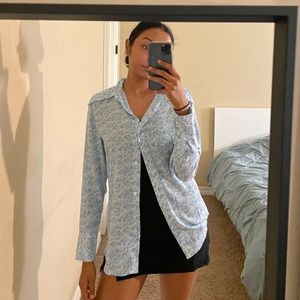 LEVI’S blue floral button up